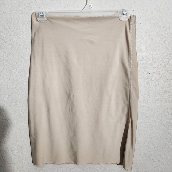 Spanx Slip Skirt Womens Large Beige Shapewear Smoothing shapewear - Picture 1 of 8